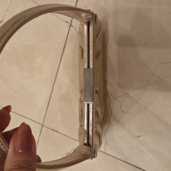 AUTHENTIC CALVIN KLEIN EVENING BAG PURSE METALLIC GOLD SILVER $350 - Picture 4 of 6